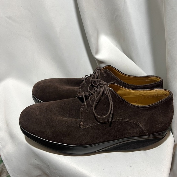 MBT Isimo Brown Suede Wingtip Walking Shoes Men\'s 13